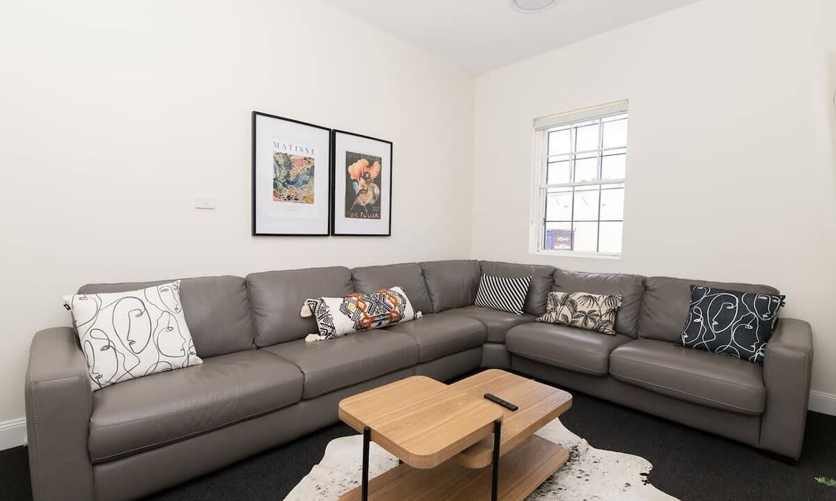Photo of Livingroom in Orange