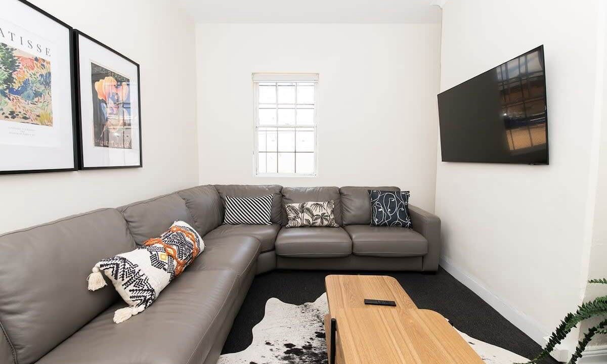 Photo of Livingroom in Orange
