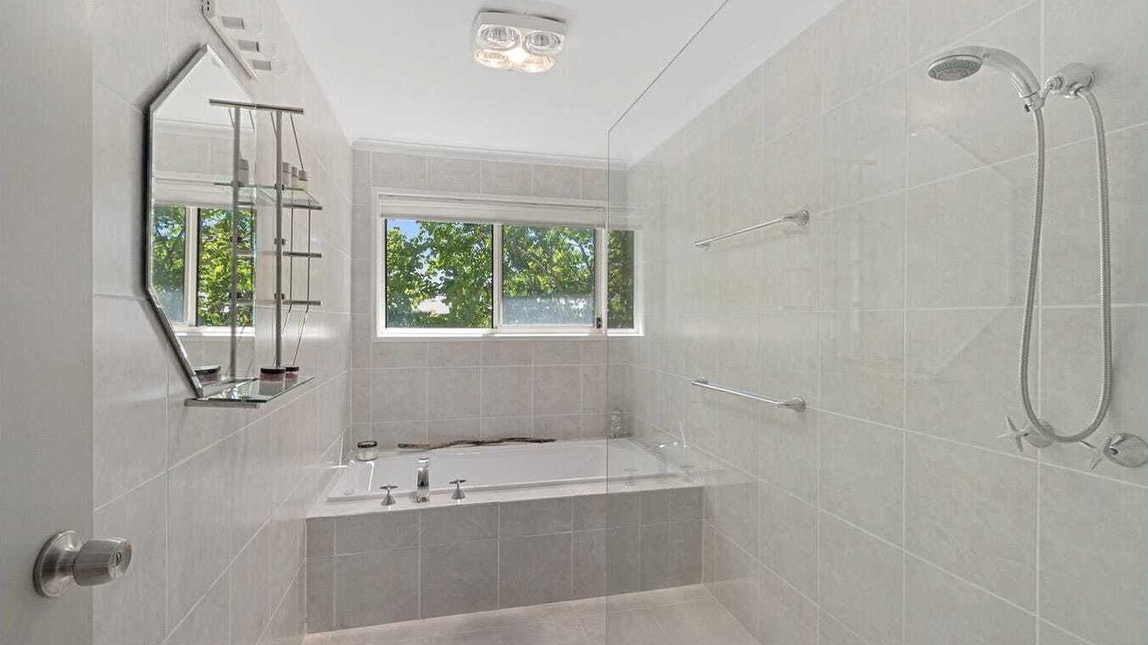 Photo of Bathroom in Dalrymple
