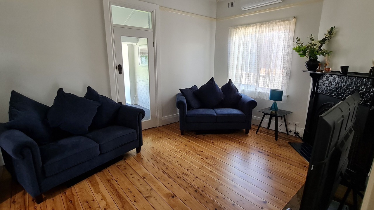 Photo of Livingroom in Orange