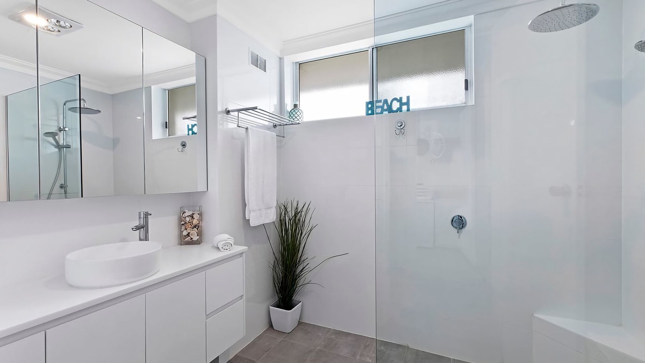 Photo of Bathroom in The Entrance North