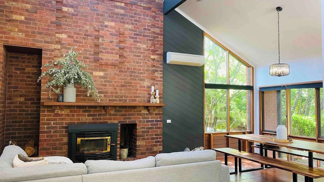 Photo of Livingroom in East Warburton