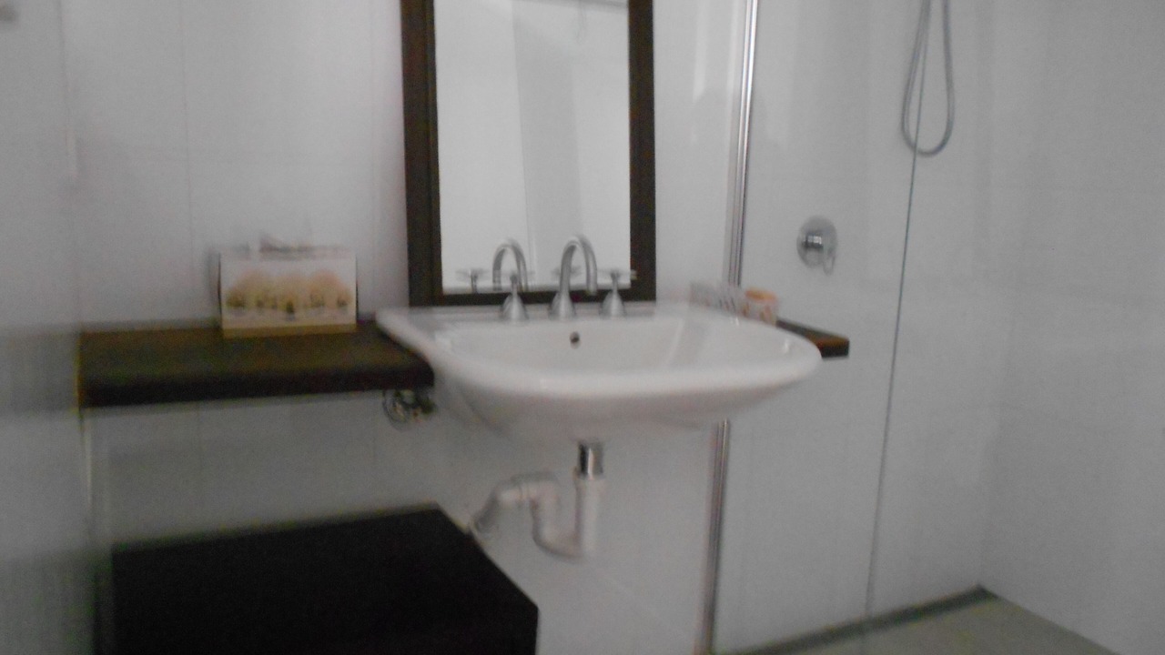 Photo of Bathroom in Freshwater