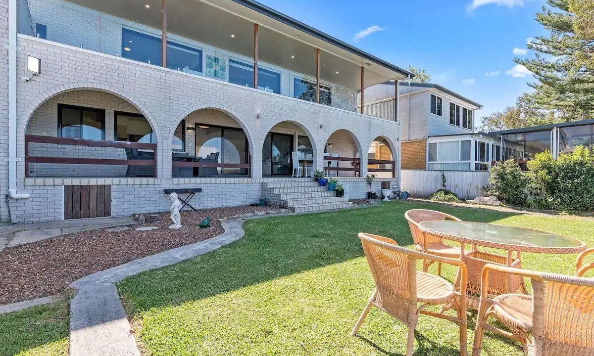 Photo of Outdoor in Mannering Park