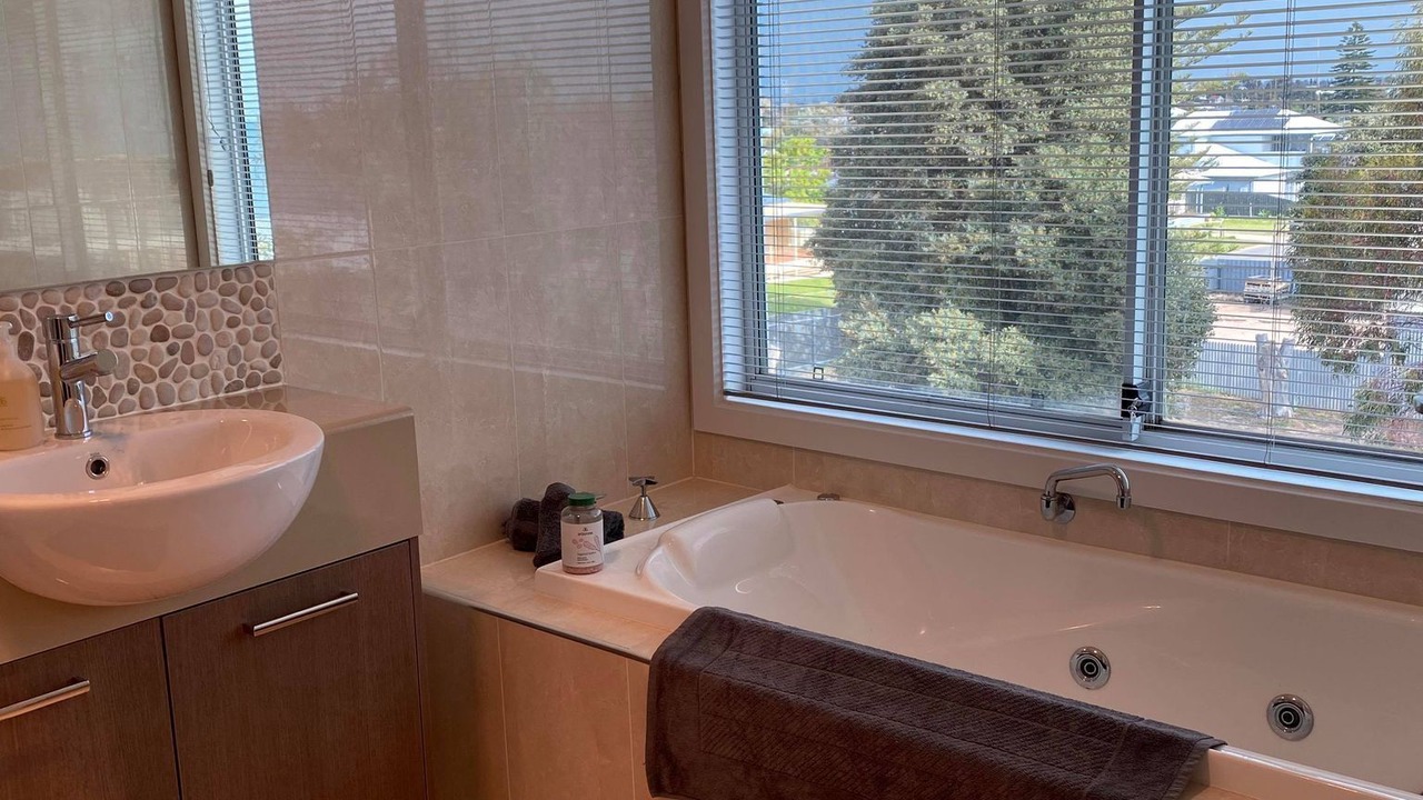 Photo of Bathroom in Moonta Bay