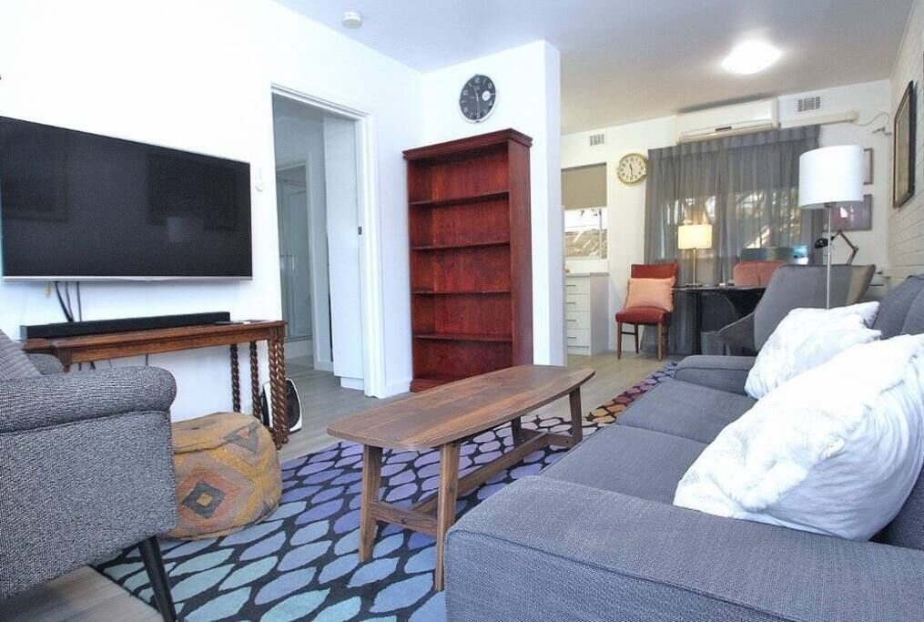 Photo of Livingroom in Crawley