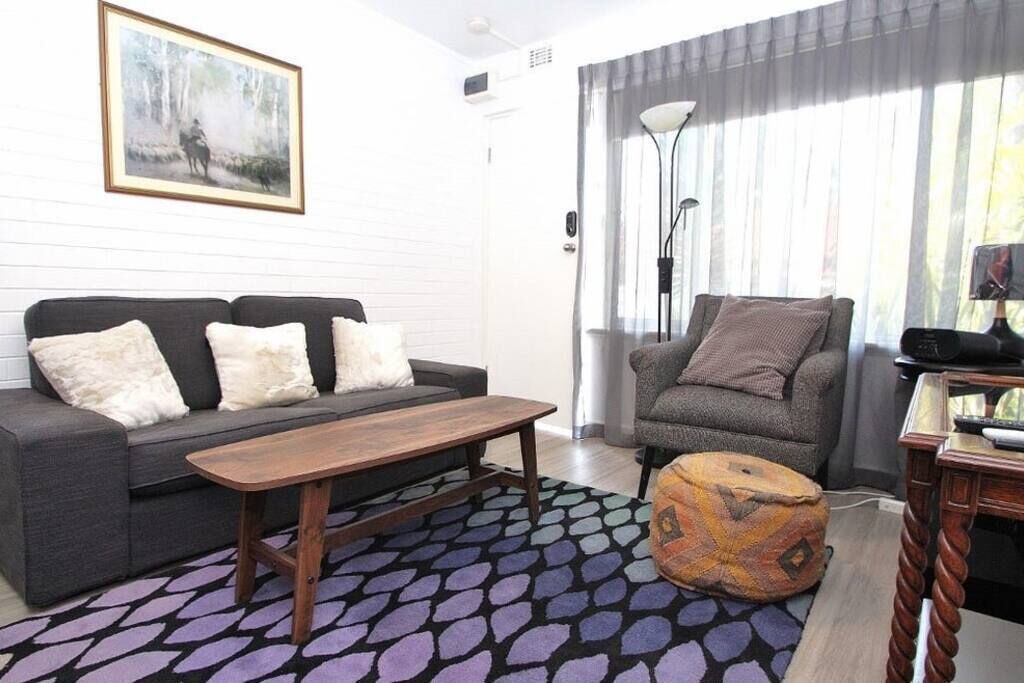 Photo of Livingroom in Crawley