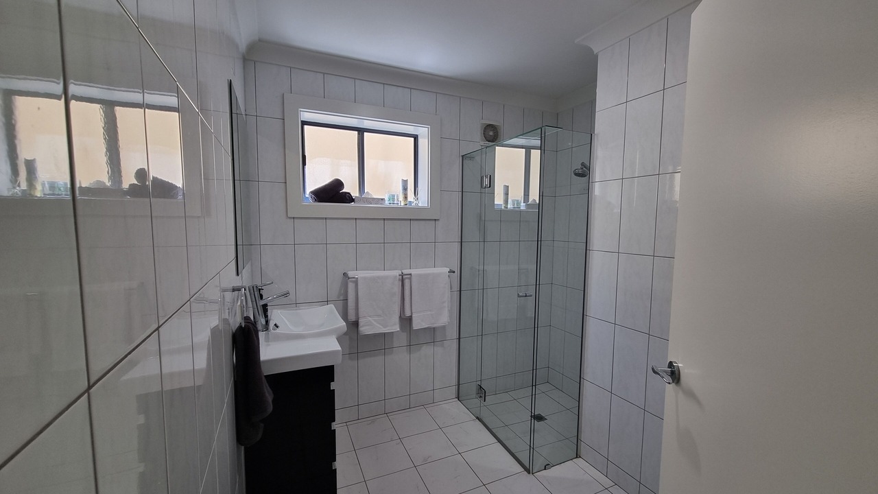 Photo of Bathroom in Kingscote
