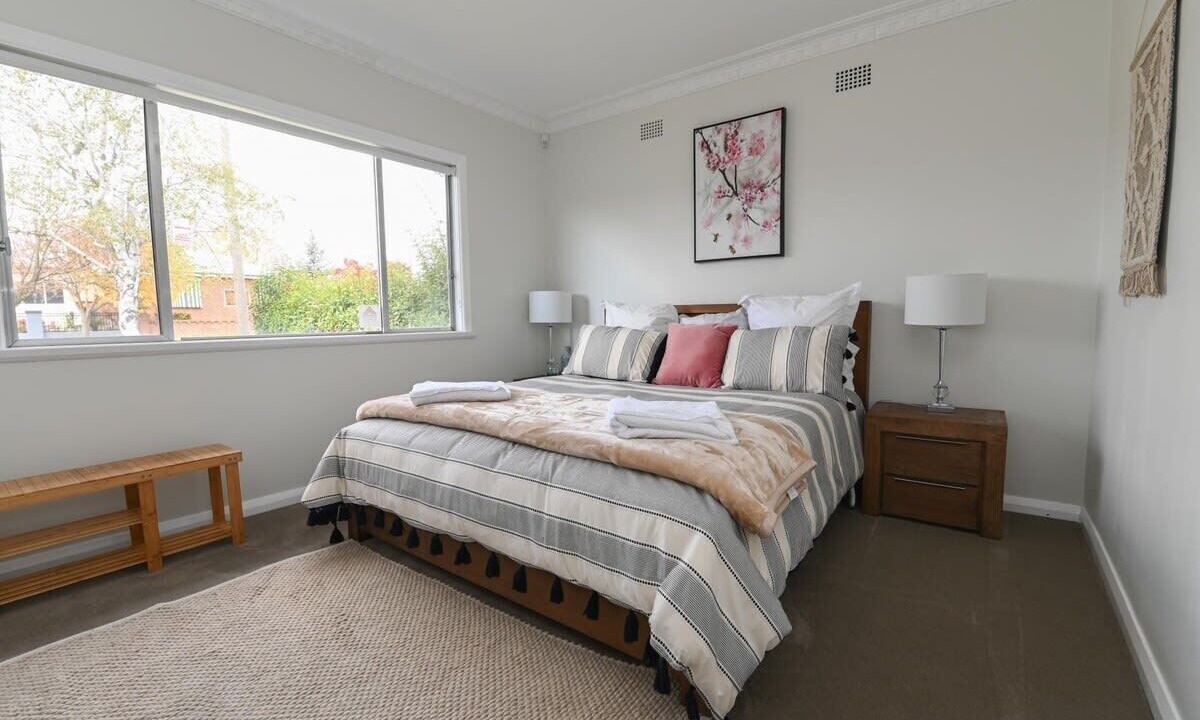 Photo of Bedroom in Orange East