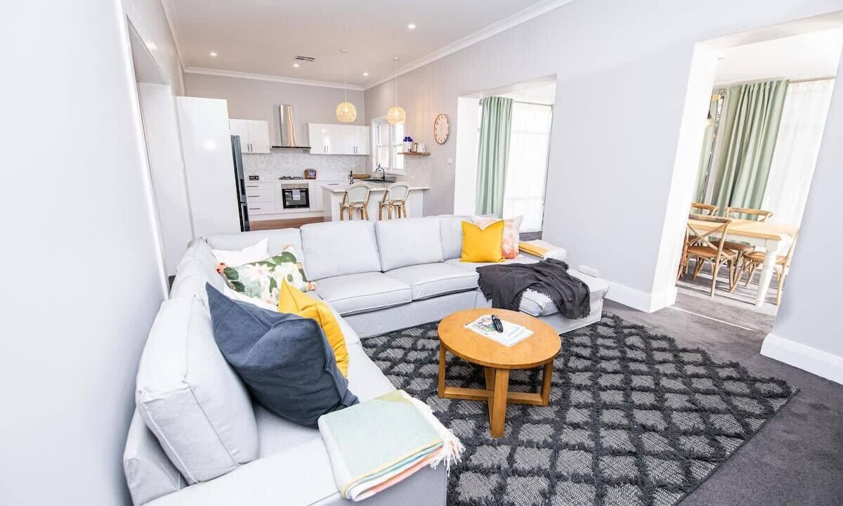 Photo of Livingroom in Orange