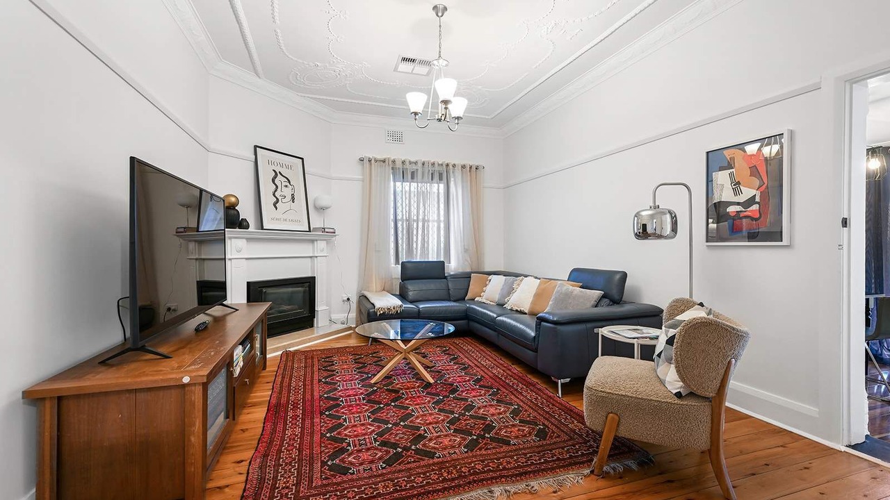 Photo of Livingroom in Orange