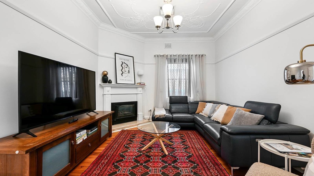 Photo of Livingroom in Orange