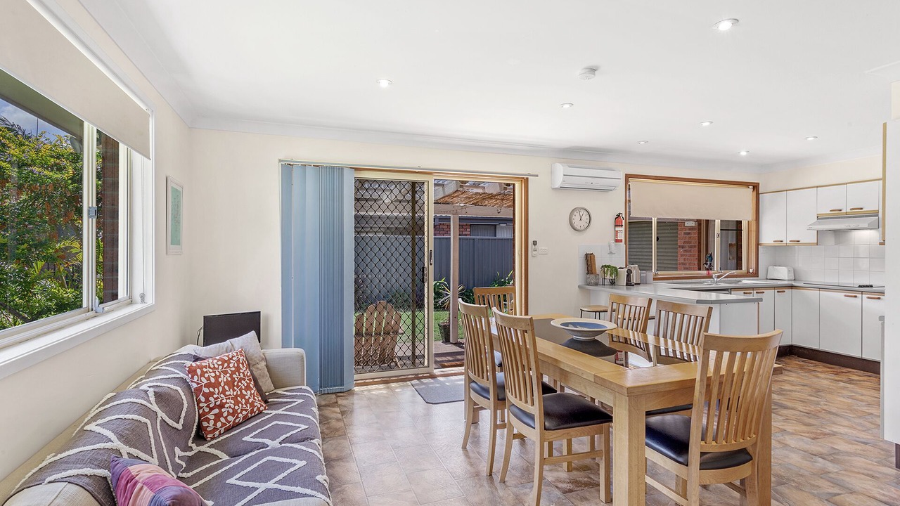 Photo of Livingroom in Shoal Bay