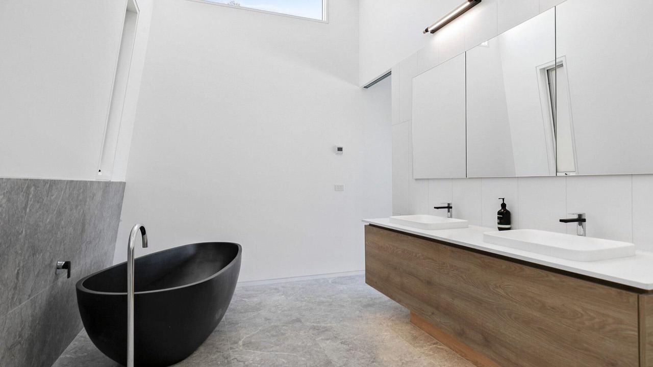 Photo of Bathroom in Lorne