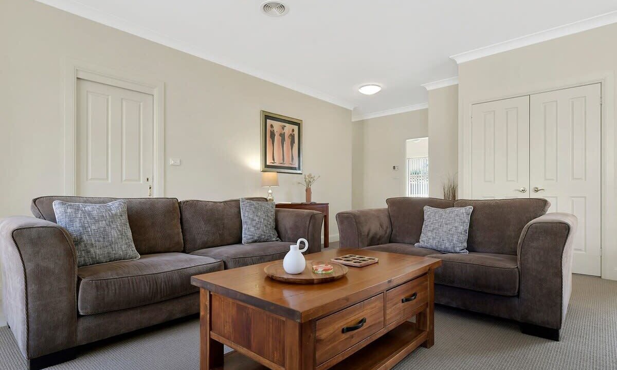 Photo of Livingroom in Orange