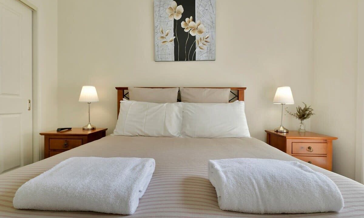 Photo of Bedroom in Orange