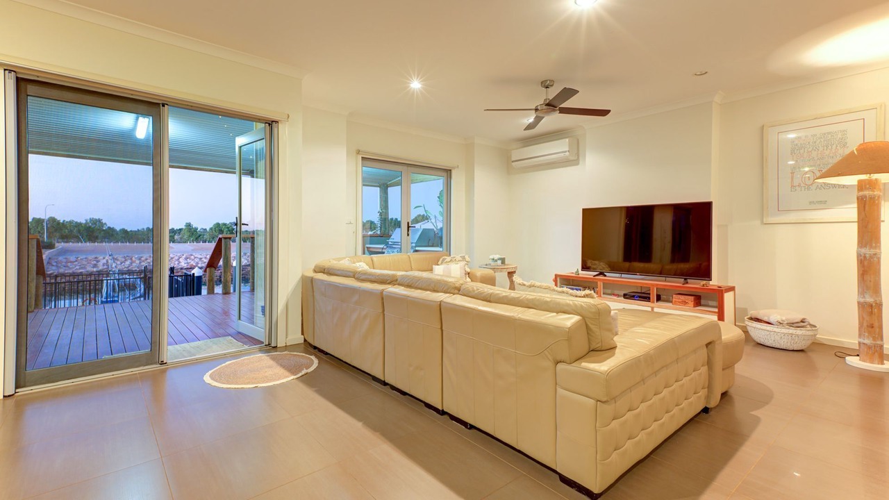 Photo of Livingroom in Exmouth