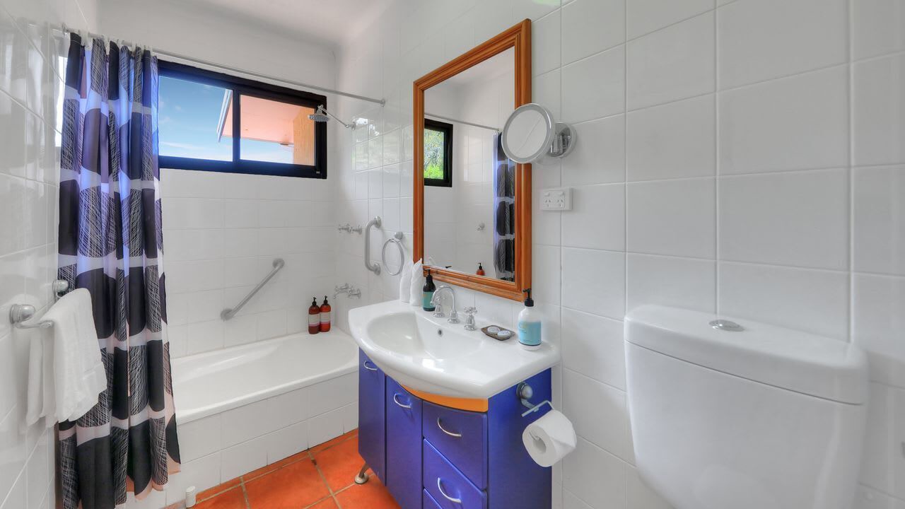 Photo of Bathroom in Florence Bay