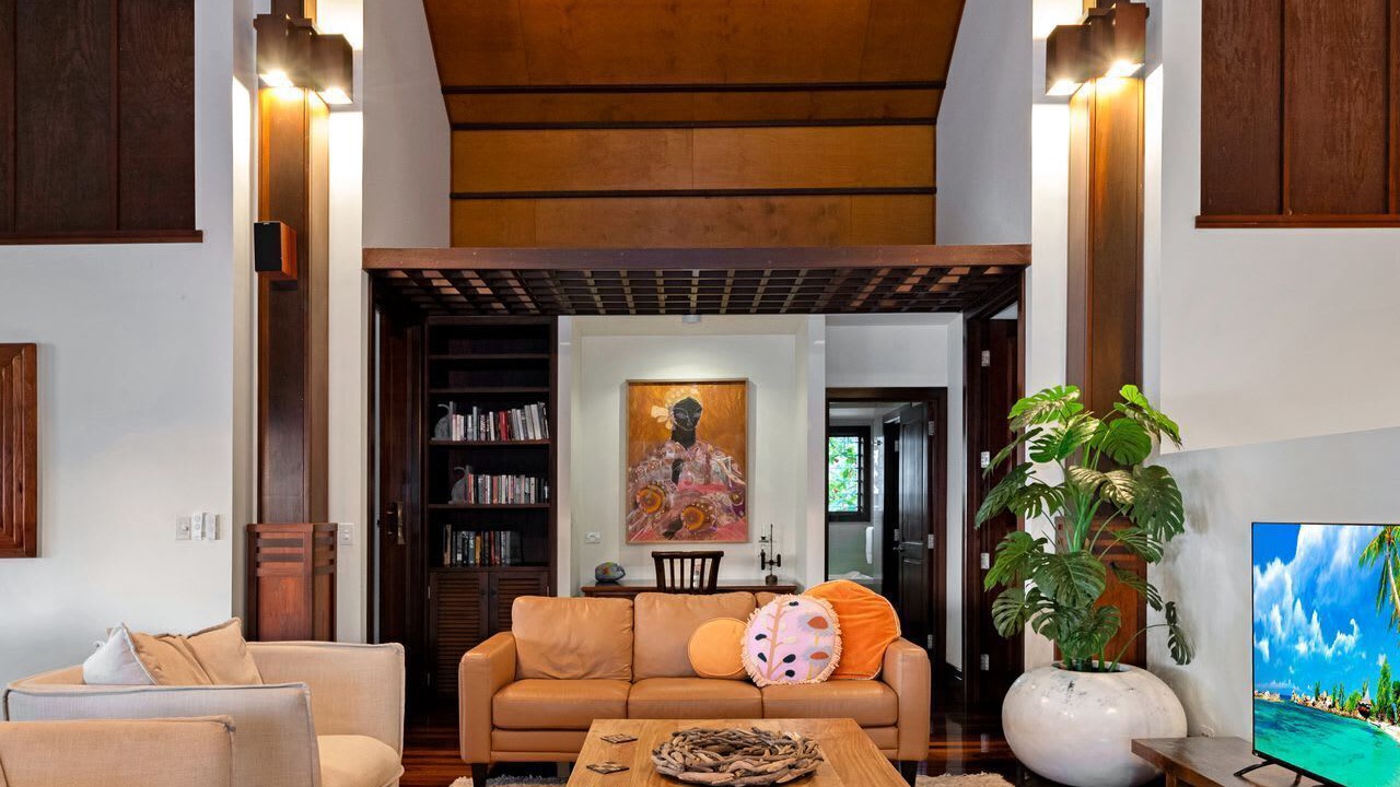 Photo of Livingroom in Horseshoe Bay