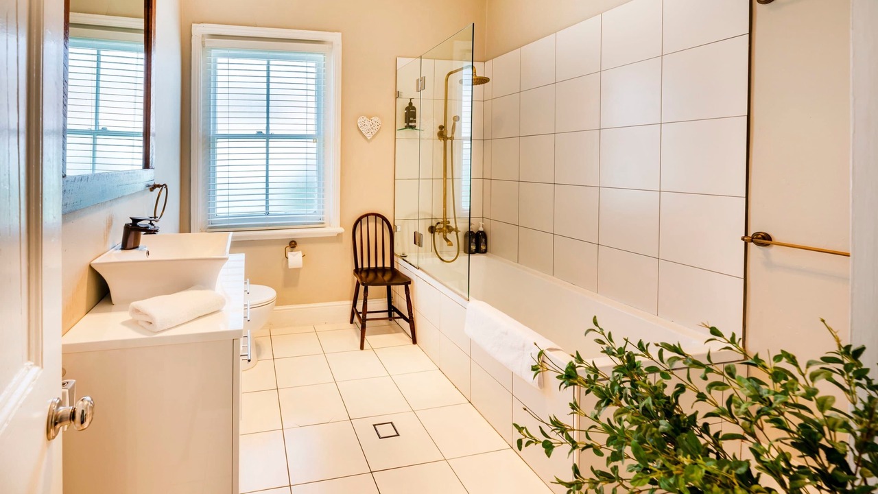 Photo of Bathroom in Glenroi