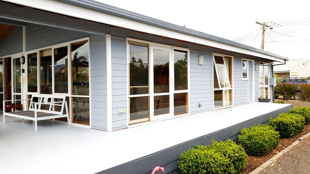 Photo of Outdoor in Indented Head