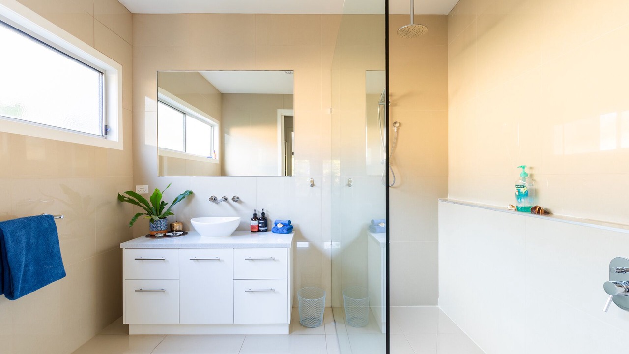 Photo of Bathroom in Torquay