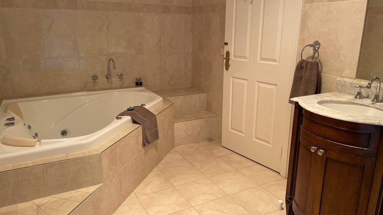 Photo of Bathroom in Kinglake Central