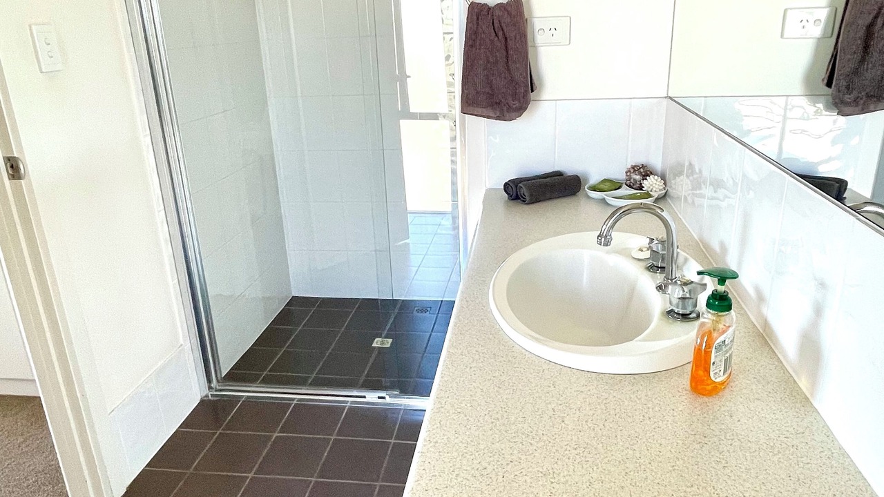 Photo of Bathroom in Kingscote