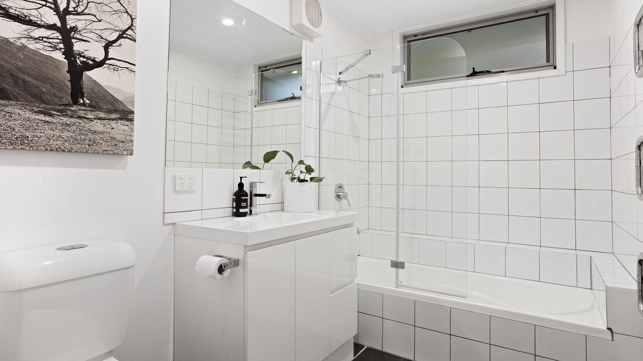 Photo of Bathroom in Lorne