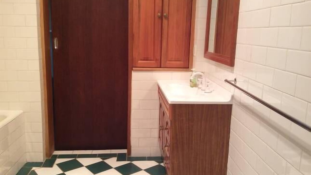 Photo of Bathroom in Macgillivray