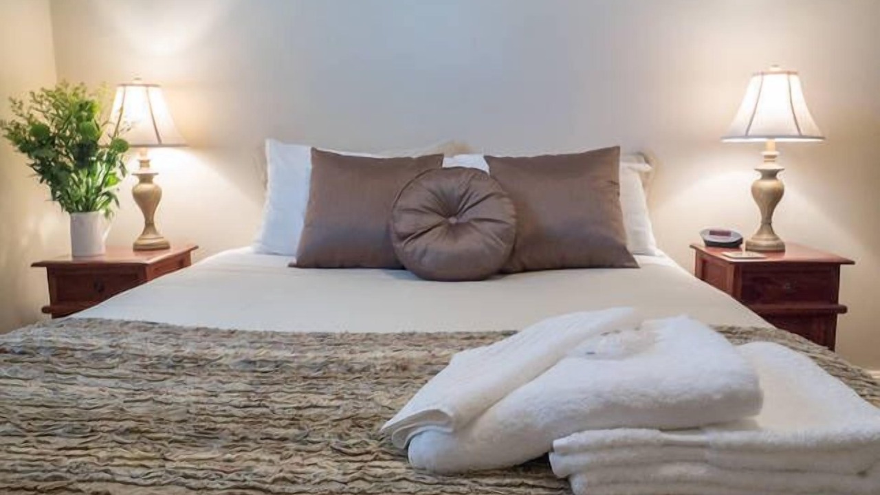 Photo of Bedroom in Orange