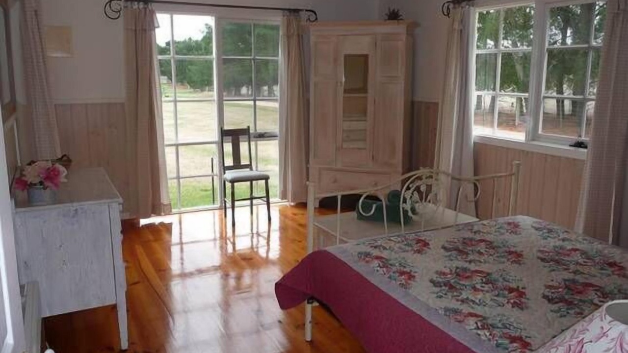 Photo of Bedroom in Mount Egerton