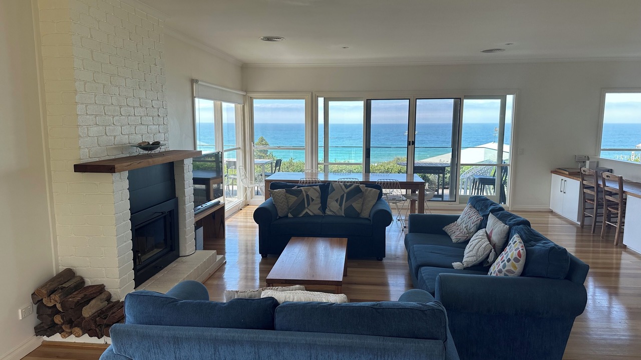 Photo of Livingroom in Skenes Creek