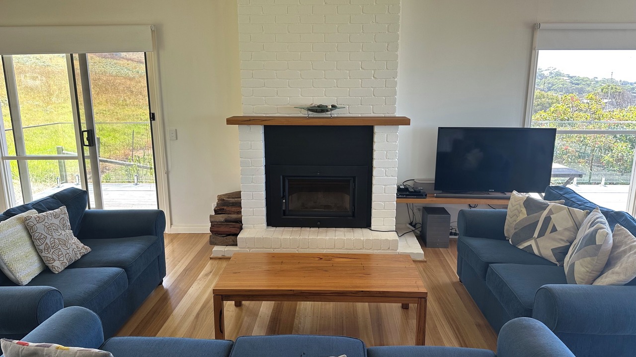 Photo of Livingroom in Skenes Creek