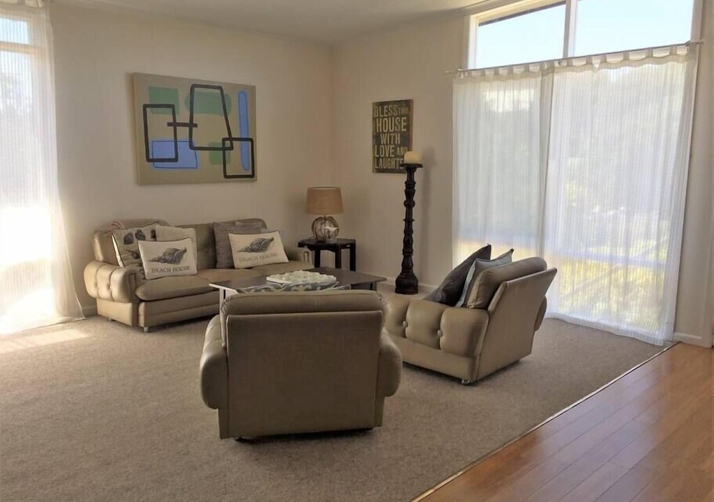 Photo of Livingroom in Sandy Point
