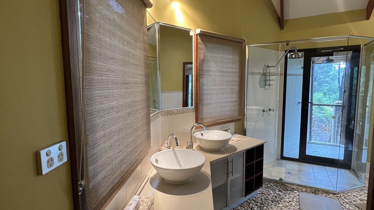 Photo of Bathroom in Tarbuck Bay