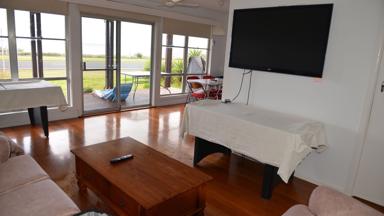 Photo of Livingroom in Indented Head