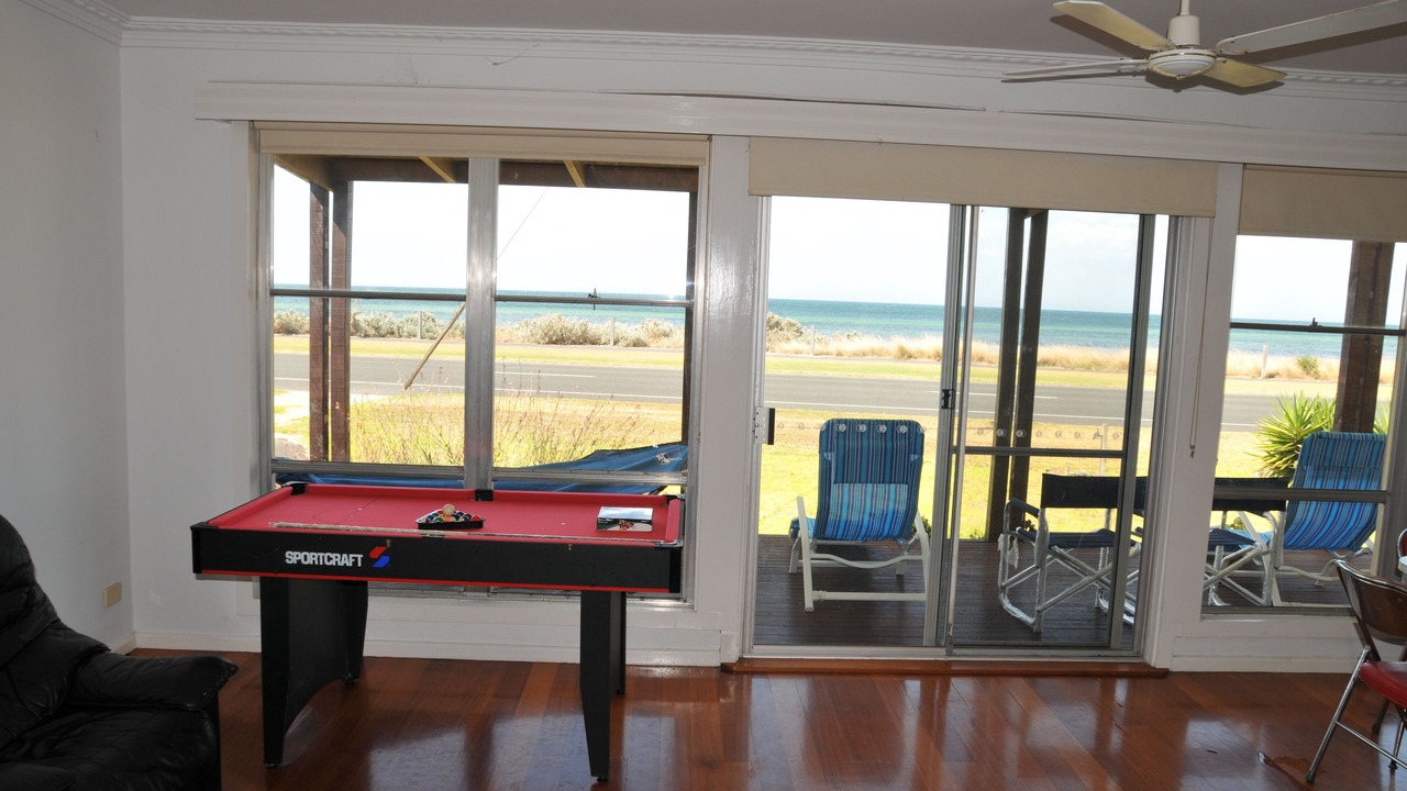 Photo of Outdoor in Indented Head