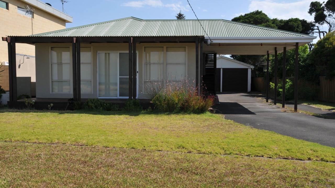 Photo of Outdoor in Indented Head
