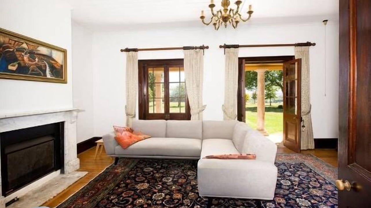 Photo of Livingroom in Exeter