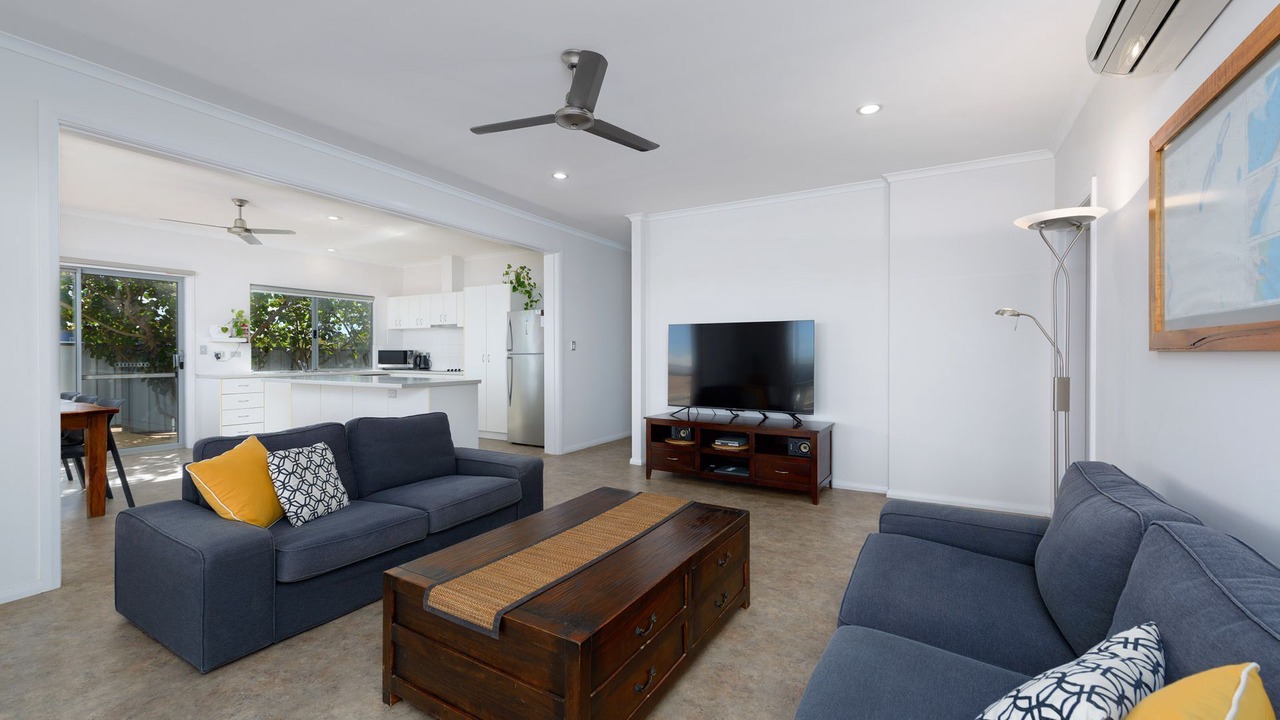 Photo of Livingroom in Exmouth