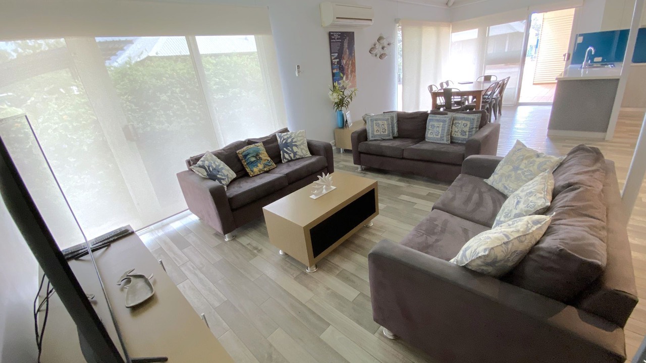 Photo of Livingroom in Exmouth