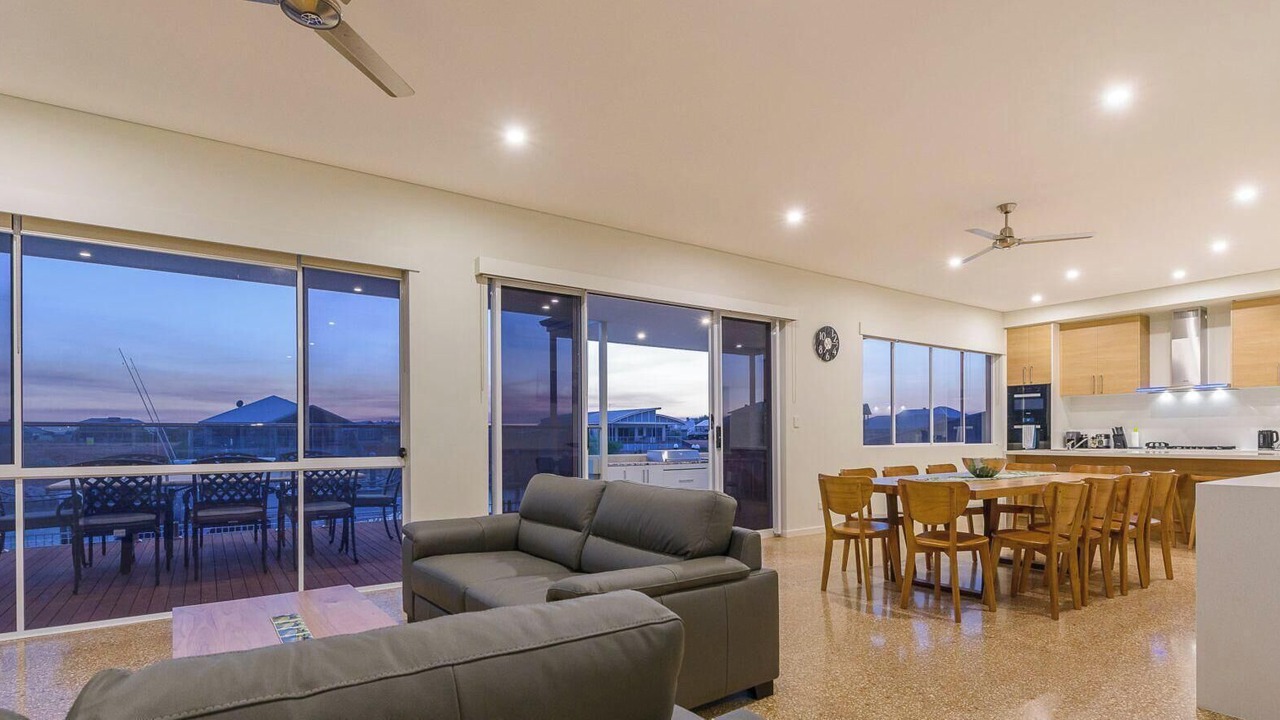 Photo of Livingroom in Exmouth