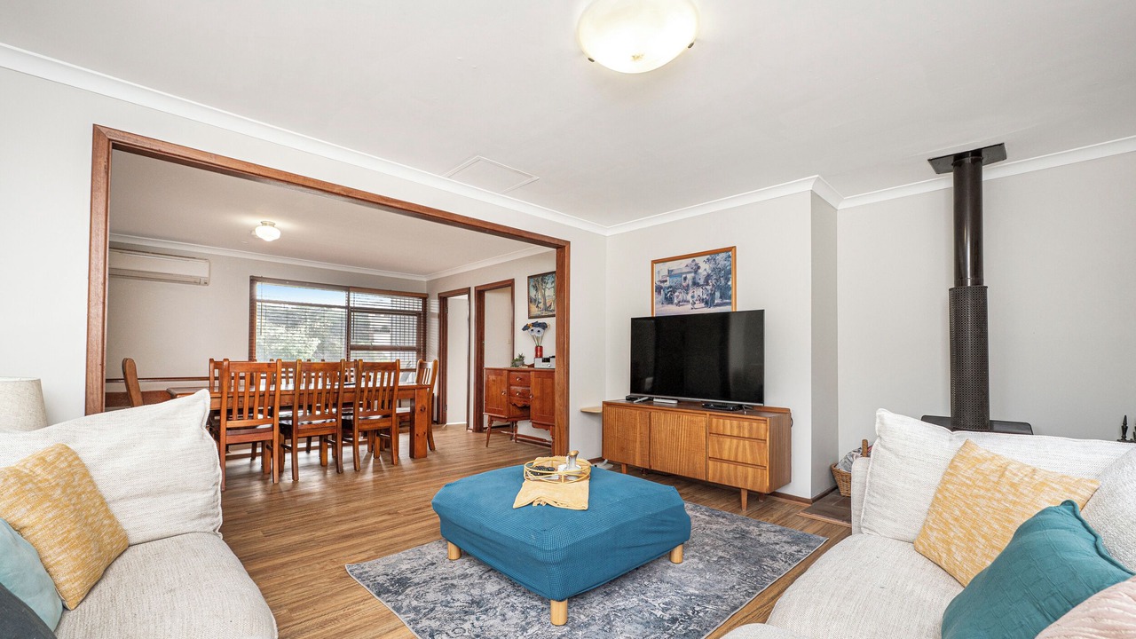 Photo of Livingroom in Guilderton