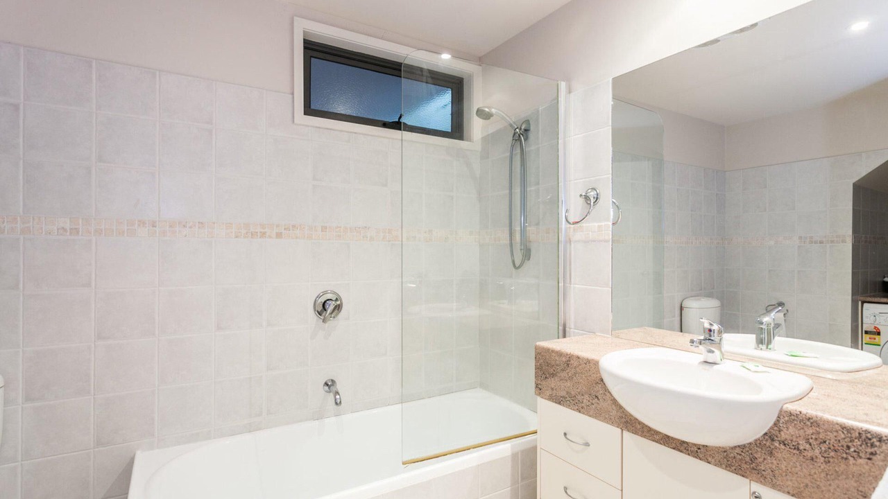 Photo of Bathroom in Lorne