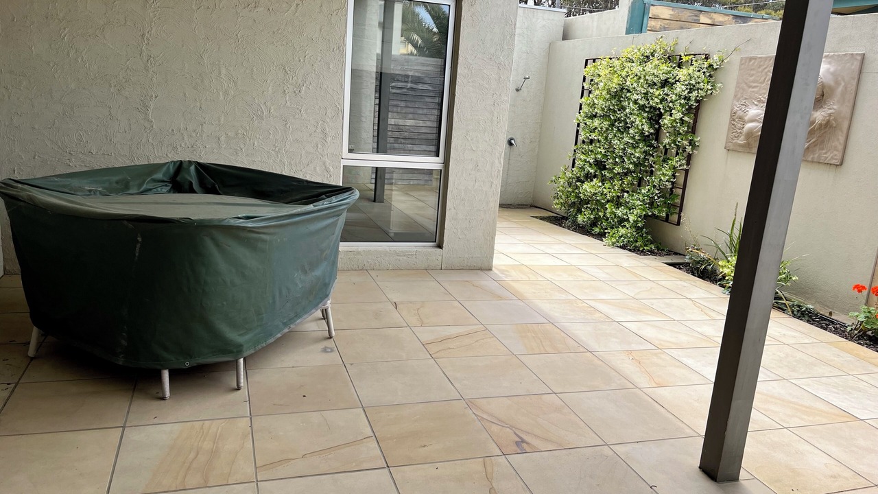 Photo of Patio Balcony in St Leonards