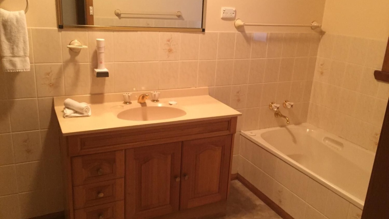Photo of Bathroom in Strahan