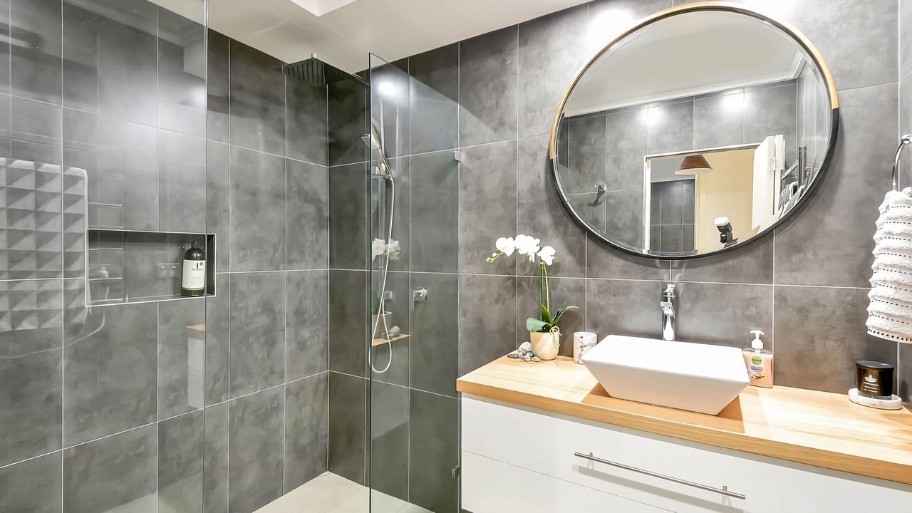 Photo of Bathroom in The Entrance North