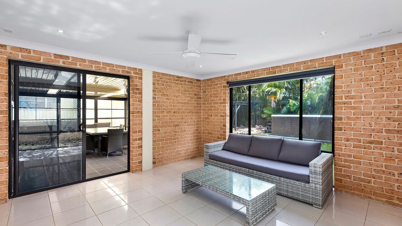 Photo of Livingroom in The Entrance North