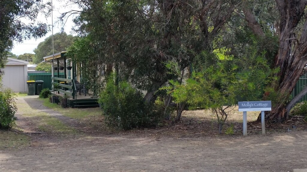 Photo of Others in Kingscote